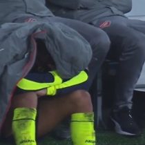 [VIDEO] La molestia de Alexis Sanchez tras ser reemplazado en el partido del Arsenal