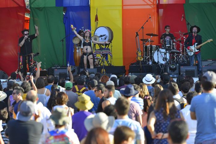 El rock marroquí y la cumbia peruana hacen delirar al público en la segunda jornada de Womad El rock marroquí y la cumbia peruana hacen delirar al público en la segunda jornada de Womad