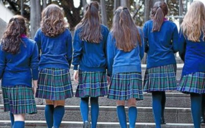 La discriminación del uniforme escolar La discriminación del uniforme escolar