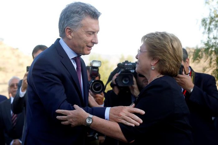 Bachelet y Macri impulsan cumbre Alianza-Mercosur para frenar proteccionismo