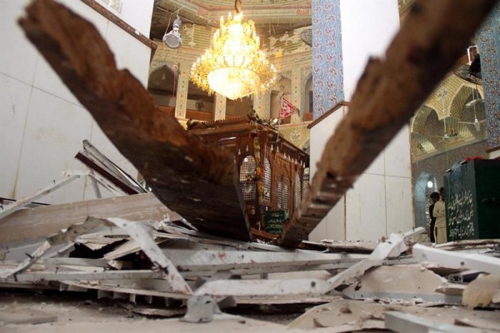 Aumentan a 76 los muertos en atentado de templo sufí de Pakistán