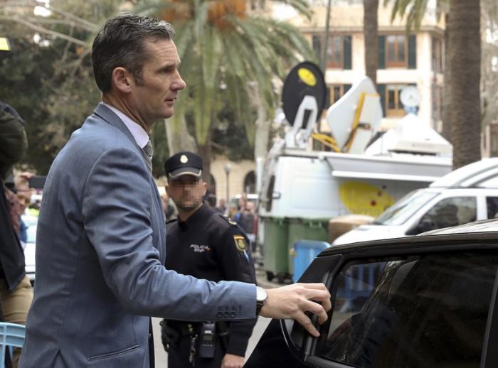 Iñaki Urdangarín podrá esperar su condena definitiva en libertad, sin fianza, y residiendo en Suiza Iñaki Urdangarín podrá esperar su condena definitiva en libertad, sin fianza, y residiendo en Suiza