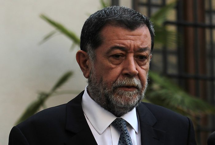 Aleuy responde a diputados oficialistas que pidieron salida de directores de Conaf y la Onemi: “El gobierno decide a quién mantiene en un cargo.No los parlamentarios” Aleuy responde a diputados oficialistas que pidieron salida de directores de Conaf y la Onemi: “El gobierno decide a quién mantiene en un cargo.No los parlamentarios”