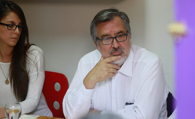 Primera tensión entre Guillier y el Partido Radical: candidato niega haber participado en propuesta para financiar reconstrucción por incendios Primera tensión entre Guillier y el Partido Radical: candidato niega haber participado en propuesta para financiar reconstrucción por incendios
