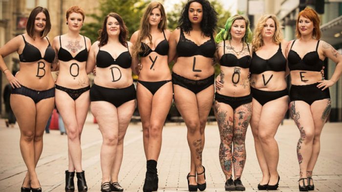 ¿Llegó la hora de las modelos XL? En Chile ya hay marcas de lencería que usan mujeres de tallas normales en su publicidad ¿Llegó la hora de las modelos XL? En Chile ya hay marcas de lencería que usan mujeres de tallas normales en su publicidad