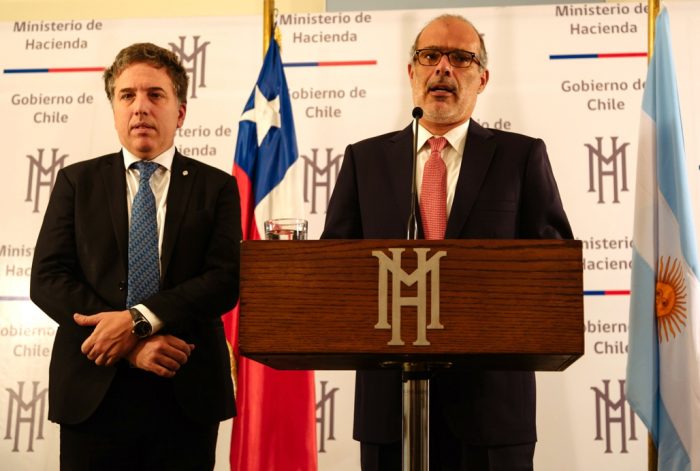 Ministro de Hacienda argentino le tira flores a Valdés: «El ejemplo chileno para nosotros es muy importante, nos marca un rumbo que en muchos aspectos queremos seguir” Ministro de Hacienda argentino le tira flores a Valdés: