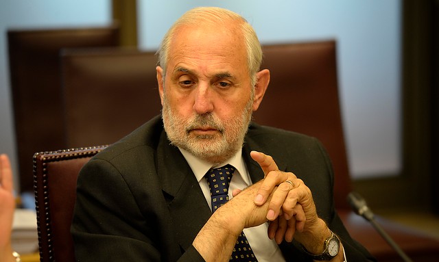 Fiscal de San Antonio (esposo de Solange Huerta) presenta recurso de protección en contra de Jorge Abbott Fiscal de San Antonio (esposo de Solange Huerta) presenta recurso de protección en contra de Jorge Abbott
