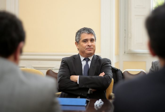 Ministro de Economía sale a defender gasto de casi $1.000 millones en campañas comunicacionales para Censo 2017 Ministro de Economía sale a defender gasto de casi $1.000 millones en campañas comunicacionales para Censo 2017