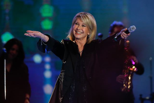 Olivia Newton-John, la activista social que superó el cáncer de mama y anoche encantó a la Quinta con su voz y generosidad Olivia Newton-John, la activista social que superó el cáncer de mama y anoche encantó a la Quinta con su voz y generosidad
