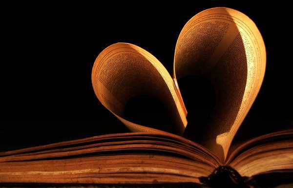 De Tolkien a José Donoso, conoce las declaraciones de amor que hacen los chilenos a sus autores favoritos para el día de los enamorados De Tolkien a José Donoso, conoce las declaraciones de amor que hacen los chilenos a sus autores favoritos para el día de los enamorados