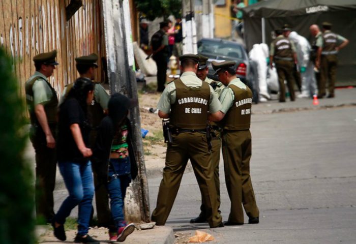 Carabinero recibe disparo en el rostro en población Legua Emergencia Carabinero recibe disparo en el rostro en población Legua Emergencia