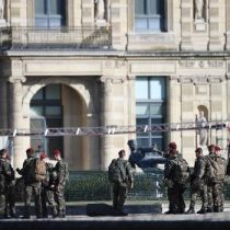 El Louvre reabre tras el ataque terrorista contra unos militares