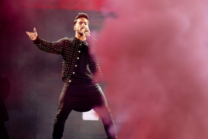 Maluma interpreta polémica canción a pedido de un público mayoritariamente femenino Maluma interpreta polémica canción a pedido de un público mayoritariamente femenino