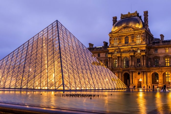 Francia: sujeto ataca con un machete a militares frente al museo del Louvre Francia: sujeto ataca con un machete a militares frente al museo del Louvre