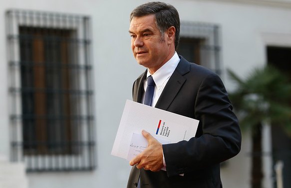 Ossandón acude hasta la FNE para solicitar investigación por aumento en tarifa de estacionamientos Ossandón acude hasta la FNE para solicitar investigación por aumento en tarifa de estacionamientos
