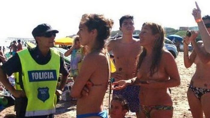 Tremendo escándalo en Argentina por topless playero: ¿qué dice la ley chilena? Tremendo escándalo en Argentina por topless playero: ¿qué dice la ley chilena?