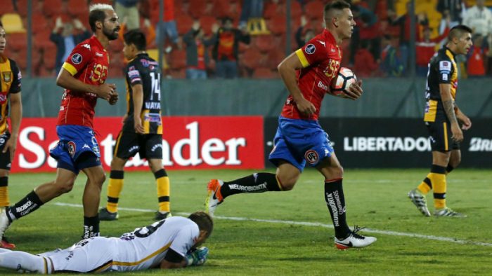 Churín da tanque de oxígeno a Unión Española y logra valioso empate con The Strongest de Bolivia Churín da tanque de oxígeno a Unión Española y logra valioso empate con The Strongest de Bolivia
