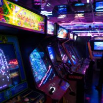 Por qué las salas de videojuegos siguen siendo populares en Japón