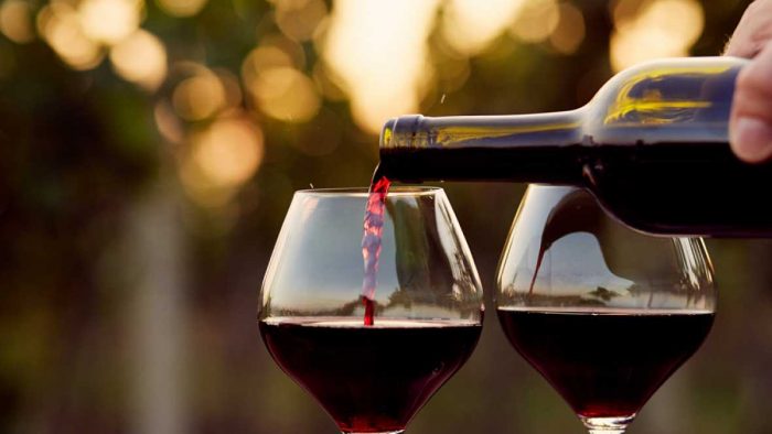 Exportación de vino chileno subió 3,7% en 2017, con China y Brasil entre las mayores alzas Exportación de vino chileno subió 3,7% en 2017, con China y Brasil entre las mayores alzas