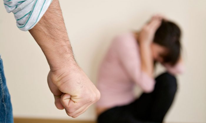 Ley de violencia intrafamiliar: las razones de por qué se dejó fuera el pololeo Ley de violencia intrafamiliar: las razones de por qué se dejó fuera el pololeo