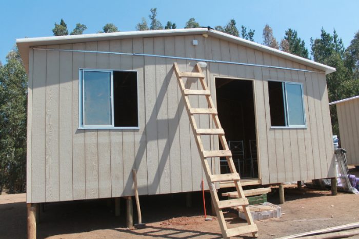 TECHO-Chile inicia construcción de 200 viviendas de emergencia y apunta a financiar 300 más TECHO-Chile inicia construcción de 200 viviendas de emergencia y apunta a financiar 300 más