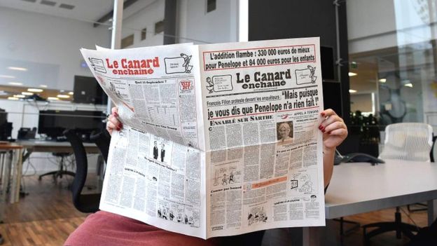 No a internet y sin publicidad: El secreto de la revista satírica centenaria que mantiene a raya a los poderosos de Francia