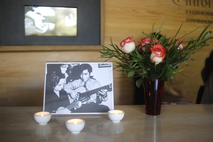 [FOTOS] Museo Violeta Parra abre libro de condolencias tras la muerte de Ángel Parra