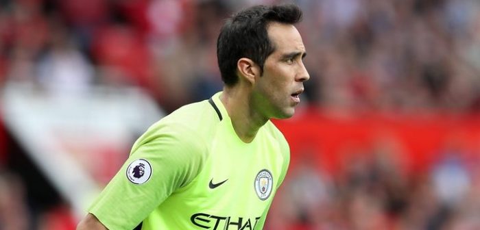 Claudio Bravo: «La derrota pasa por una jugada que no es penal» Claudio Bravo: