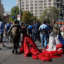 Ocho estudiantes de U. Arcis fueron detenidos frente a La Moneda