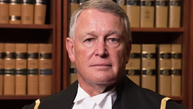 Juez de Canadá renuncia tras denigrar a víctima de agresión sexual