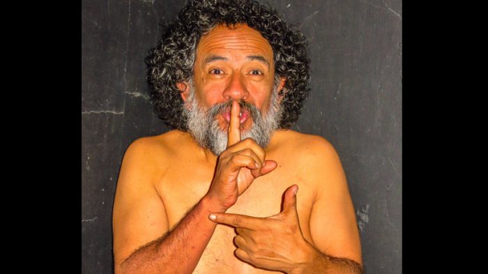La crítica descarnada de “Chilensis” de Luis Dubó: «La invitación es a sacar la basura debajo de la alfombra» La crítica descarnada de “Chilensis” de Luis Dubó: «La invitación es a sacar la basura debajo de la alfombra»
