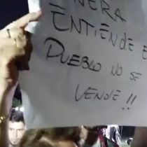 [VIDEO] #FunaAPiñera: la manifestación en contra del ex Mandatario en las afueras de su proclamación como candidato presidencial