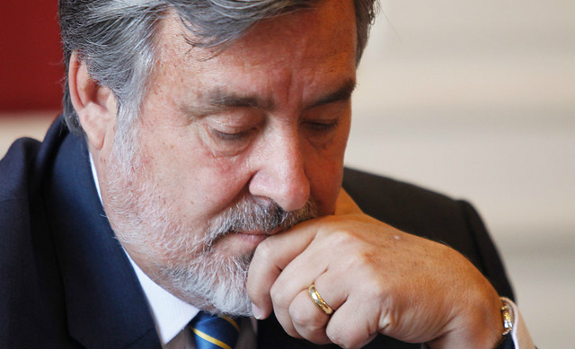 Guillier atrapado en su laberinto: encuestas de La Moneda instalan ánimo de derrota en el oficialismo Guillier atrapado en su laberinto: encuestas de La Moneda instalan ánimo de derrota en el oficialismo