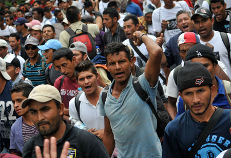 No hace falta un muro: demografía latina reducirá la inmigración No hace falta un muro: demografía latina reducirá la inmigración