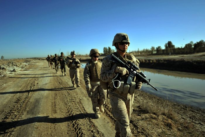 Escándalo por fotos de soldados desnudas afecta a todo el Ejército de Estados Unidos
