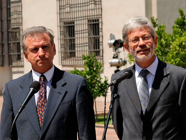 Piñera ya prepara equipo económico para eventual Gobierno: repite con dupla Larraín-Fontaine y suma a Schmidt-Hebbel y Valente Piñera ya prepara equipo económico para eventual Gobierno: repite con dupla Larraín-Fontaine y suma a Schmidt-Hebbel y Valente