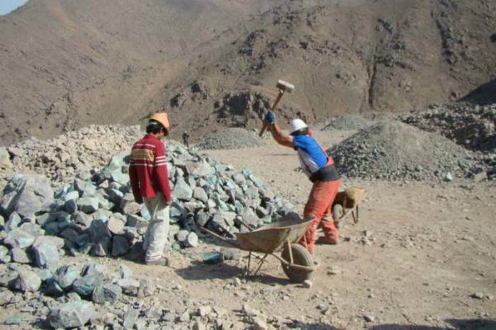 Cámara aprueba proyecto de acuerdo que pide al Gobierno repartir ganancias con la pequeña minería Cámara aprueba proyecto de acuerdo que pide al Gobierno repartir ganancias con la pequeña minería