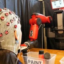 Un nuevo avance hacia la comunicación telepática entre humanos y robots