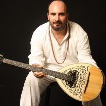 Concierto Alexandros Tefarikis: Desde la mitología griega a Violeta Parra