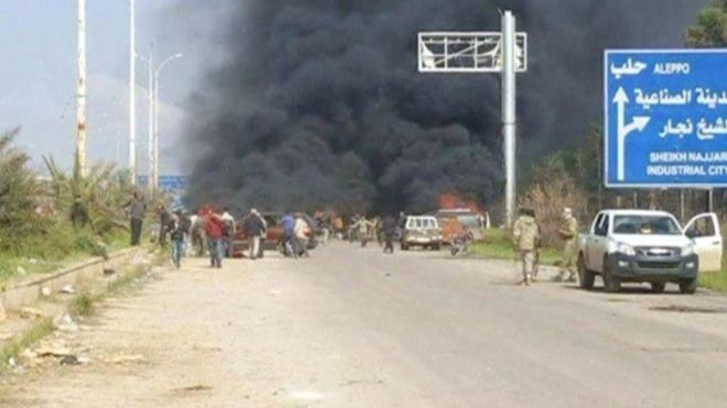 Lo que se sabe del ataque con auto bomba en el que murieron decenas de personas cuando eran evacuadas en Siria Lo que se sabe del ataque con auto bomba en el que murieron decenas de personas cuando eran evacuadas en Siria