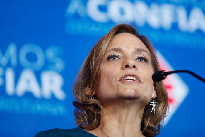 Carolina Goic reconoce que hubiera expulsado al diputado Rincón: «Si de mi dependiera, pero no tengo la facultad» Carolina Goic reconoce que hubiera expulsado al diputado Rincón: