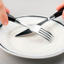 Nutricionistas alertan por dieta naturista ¿Es recomendable el ayuno?
