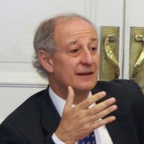 Luis Larraín: 