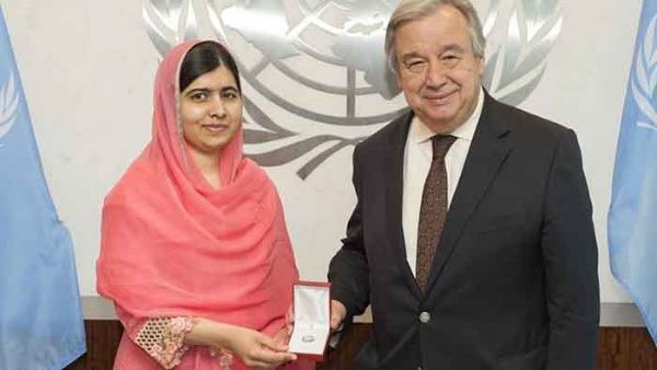 Malala es la nueva Mensajera de la Paz de la ONU, convirtiéndose en la más joven en ostentar el título Malala es la nueva Mensajera de la Paz de la ONU, convirtiéndose en la más joven en ostentar el título