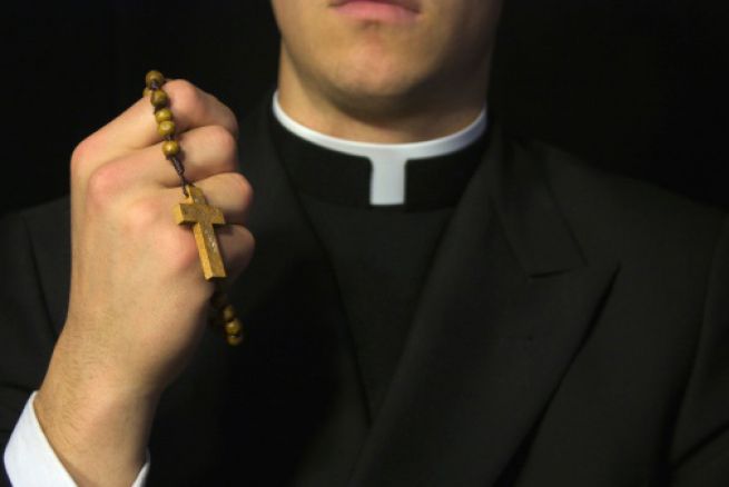 Sacerdote marianista fue formalizado por abuso reiterado a menor de edad
