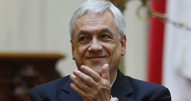 «Vuestros nombres valientes soldados»: estrofa eliminada del himno nacional se escuchó en acto donde asistió Piñera