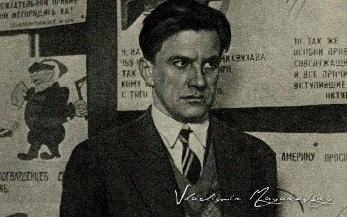 Vladimir Mayakovski, el poeta y recitador popular de la Revolución Rusa Vladimir Mayakovski, el poeta y recitador popular de la Revolución Rusa