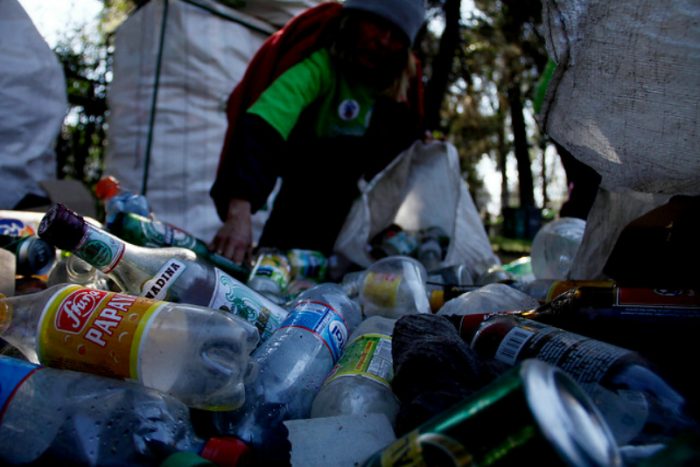 Greenpeace y encuesta Nacional de Medioambiente: “Ni el gobierno ni las empresas están a la altura de los desafíos que demanda la protección del medioambiente en Chile” Greenpeace y encuesta Nacional de Medioambiente: “Ni el gobierno ni las empresas están a la altura de los desafíos que demanda la protección del medioambiente en Chile”