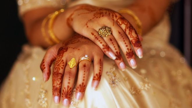 Las mujeres que tienen sexo con extraños para salvar sus matrimonios Las mujeres que tienen sexo con extraños para salvar sus matrimonios