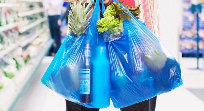 Productores de plástico califican de “arbitraria” prohibición de bolsas y acuden al TC Productores de plástico califican de